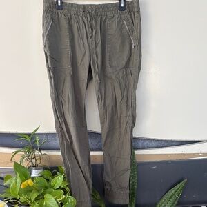 Almost Famous Men's Khaki Cargo Joggers